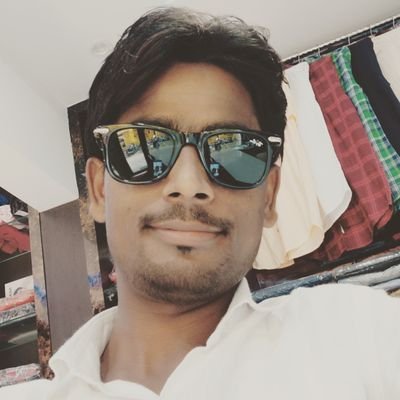 दिलों में जिनके लगती है वो ऑंखों से नहीं रोते
जो अपनों के नहीं होते किसी के भी नहीं होते !