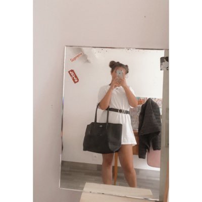 leiasadeg1's profile picture. Celui qui passe son temps à rêver n’atteindra jamais ses rêves 🐺🖤