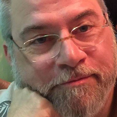 Marketer, storyteller & strategist for B2B. More at https://t.co/zimwrDgpFs. Believer. Drives Jeeps through mud, rashly. Looks younger in person.