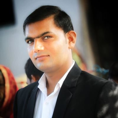 अजीब है न हमारे देश का संविधान !
'गीता' पर हाथ रखकर कसम खिलायी जाती है सच बोलने के लिये.
मगर 'गीता' पढ़ाई नहीं जाती सच को जानने के लिये 9917127754