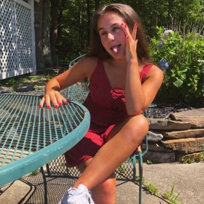 20dani_04's profile picture. Just chillen