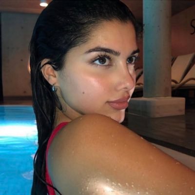 Aliiaaa_'s profile picture. 