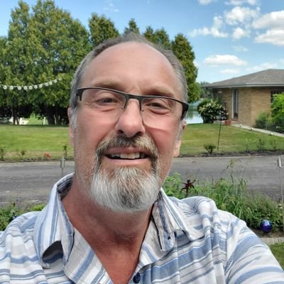 Wellness Advocate🏋️♂️Online Marketer💻 Sports Nut🏒🥅 Personal Branding Specialist🏅 Get Healthy Now💪Leader😎#askbrian