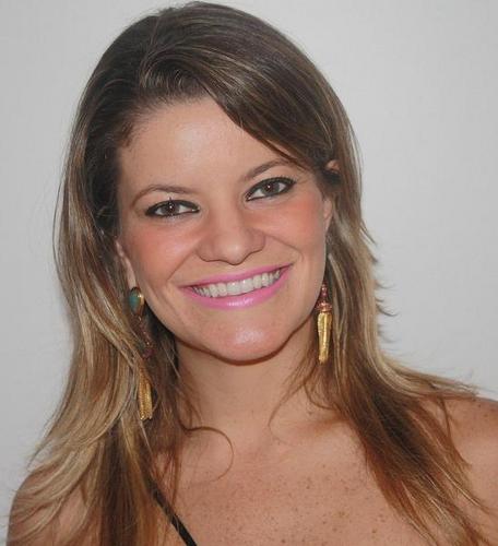 DebiCaetano's profile picture. 