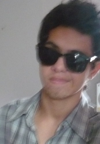 eu não sou famoso . Quem me dera!