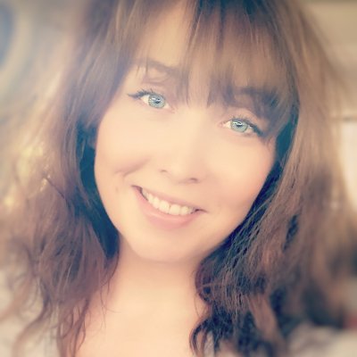 Listheway's profile picture. Inspirationista. Fashionista. Advice columnist. Empowering people thru hope, light + love ❤️