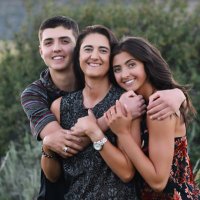 Pauline Thiros (@pthiros) 's Twitter Profile Photo Pauline Thiros (@pthiros) 's Twitter Profile Photo