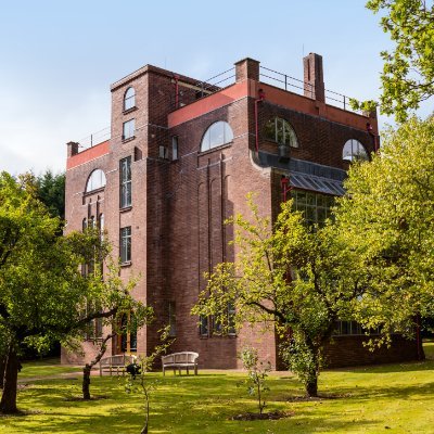 Dorich House Museum is the former studio home of the sculptor Dora Gordine and her husband the Hon. Richard Hare.

https://t.co/v3ZieQBiRV