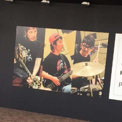 邦ロックすき 180 65 ギター、ベース弾きます 顔はdmで。DM制限多いのでできればかかおかインスタに来てもらえればなと思います。