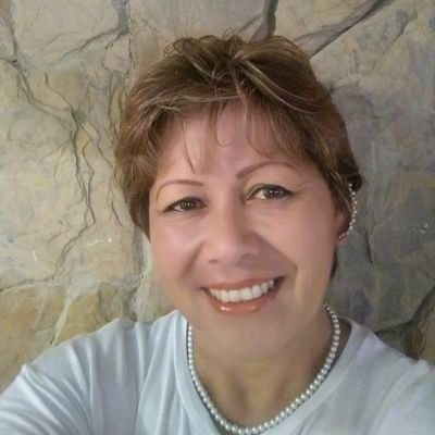 alvezyazmin's profile picture. 