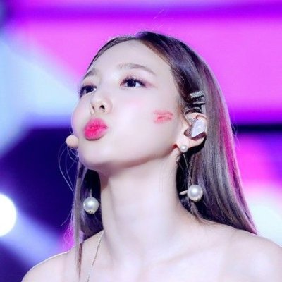 panda1897868670's profile picture. 