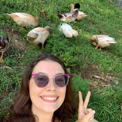 there are no guilt-free choices in late stage capitalism | really good at making fun things stressful | 🦆🌽🌸🌻 | she/her