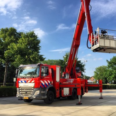 Twittert automatisch de laatste brandweer alarmeringen van brandweer #Harderwijk, #Hierden en #Ermelo.