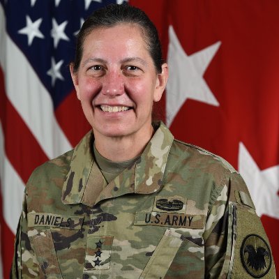 The official account of the Chief of the Army Reserve & Commanding General, U.S. Army Reserve Command. (Following, shares, links, and likes ≠ endorsement)