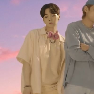 @kookgi_min aca estoy
#BTS #BTSARMY #BTS_DYNAMITE