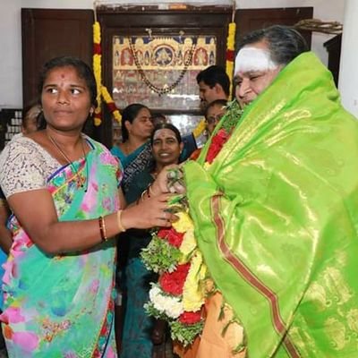 மாரியம்மாள் அவுலியா
   பாளை பகுதி மகளிரணி செயலாளர்.
நெல்லை மாநகர் அஇஅதிமுக