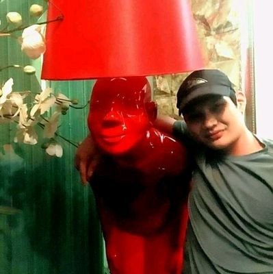 HunhLnh09018635's profile picture. Rách không cần