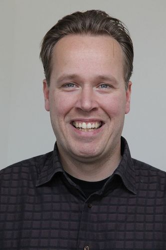 Studie waterbeheer gedaan (Wageningen Universiteit). Ik woon met mijn vrouw Jellinda (en sinds 5 december 2010 met onze dochter Eloïse Joëlle) in Drachten.