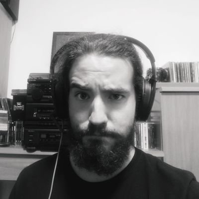 Locutor de radio. He hablado de cine, música y series en muchos sitios sin criterio alguno. Ahora cada semana en @LaMandanguitaPD de movidas varias.