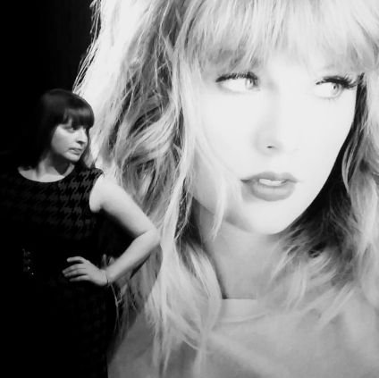 An advocate for healthy cannabis use and being kind like my hero Taylor Swift 💚 Wango Tango 2019 | Waiting to say thank you to Taylor for saving my life.