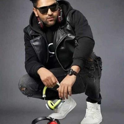 Royal chundawat baisa raj.
Biggest fan of GURU RANDHAWA.
Proud india.
music lover.
Dreamer.