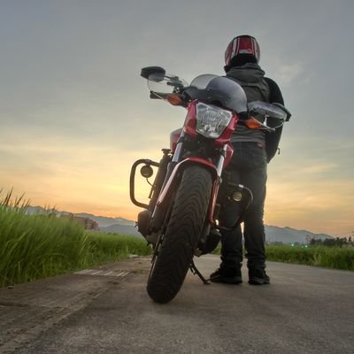 おバイクで🏍山梨、静岡の道の駅（＆その土地の美味しい食事😋）/ SSTR2018/2019/2020/ 草千里19参加🌟 / 次の目標はSouthernmost Rally！ / バイク系ラジオ好き / #KamenRider / フォロー ご自由に！CBR250R（MC41）→ #NC700S