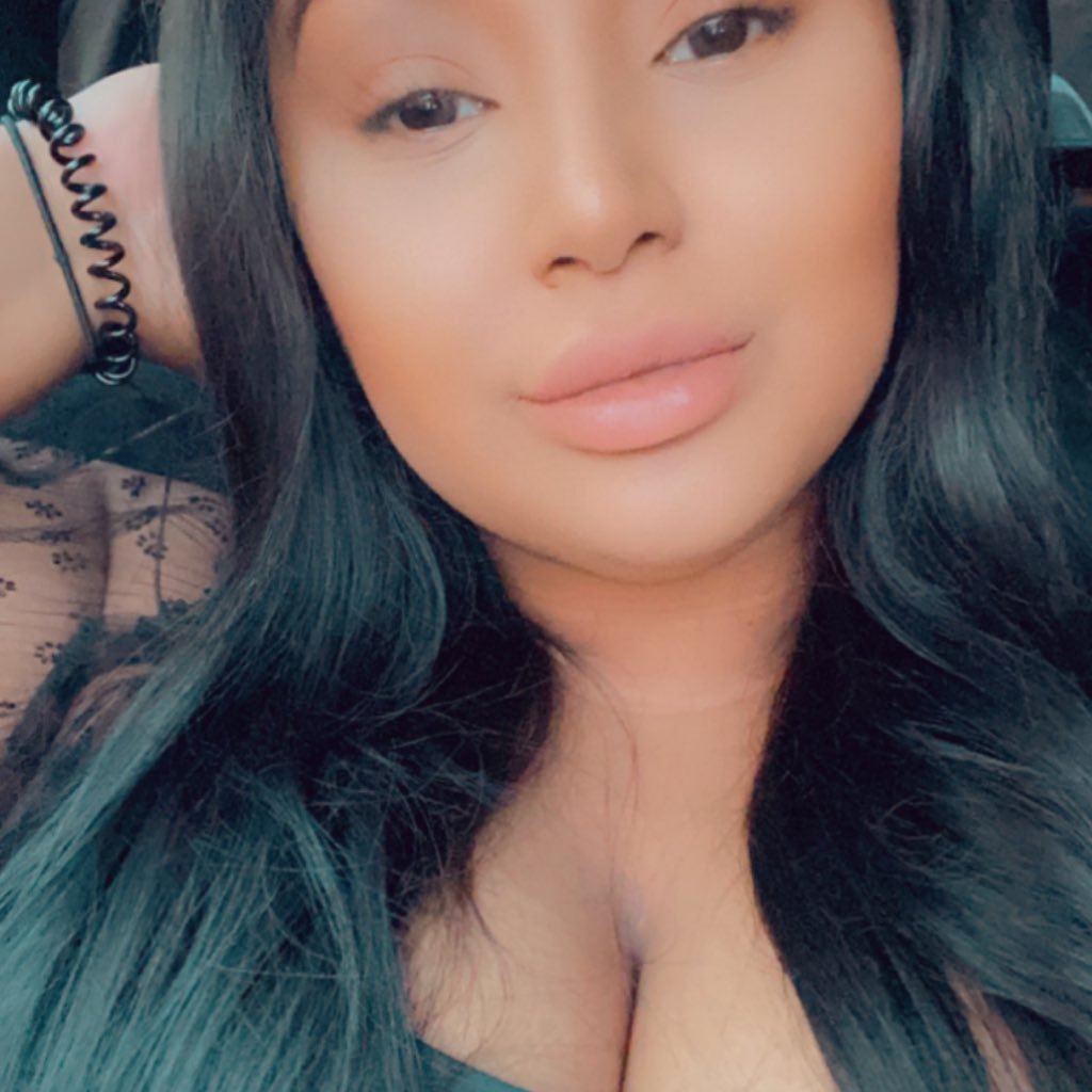 instagram: @zeerawxo