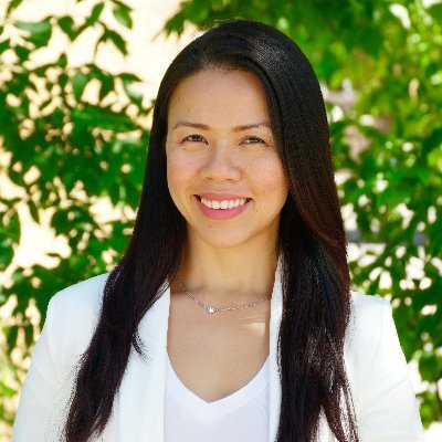 I help people invest in real estate 🏘the right way, and here is a free webinar that will show you how to do it step by step - https://t.co/IpyZTIs8Pe