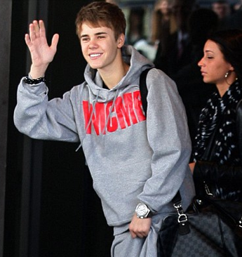 WeBeSupportinJB's profile picture. Our names are Mariah, Bryanna, and Brooke WE love to support @justinbieber !!! eveyrone go sign up for http://t.co/mIBkWegQFX -- (: