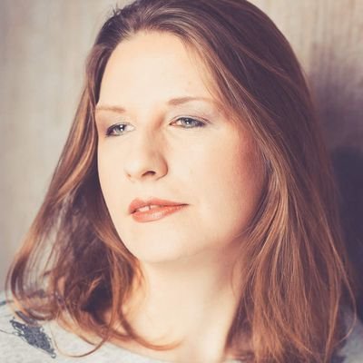 PiaLuebo's profile picture. Woman with razor-shaped mind, ambition and dark sense of humor
A political scientist who loves pop culture
Passionate feminist