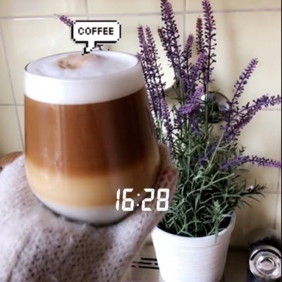 Feliz, optimista y alegre la mayoría de los días, salvo salientes. MIR MFYC en proceso! Cuenta personal. Adicta a las series y libros.