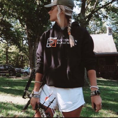 heyy_its_samm25's profile picture. 