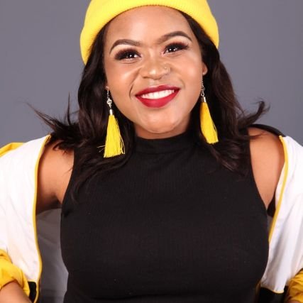 NtlaletsengL's profile picture. Fashion and beauty enthusiast💅👠 Final year Media student 📷📚🎓aspiring Journalist, actress, and radio personality.