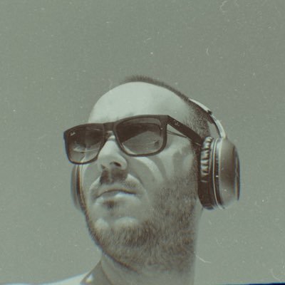 LZavaloni's profile picture. Mudando certezas de lugar 📈 🇾🇪🌞