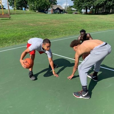 Keiland__'s profile picture. dbm🏁💛💜  Follow my basketball account  @topofthekei