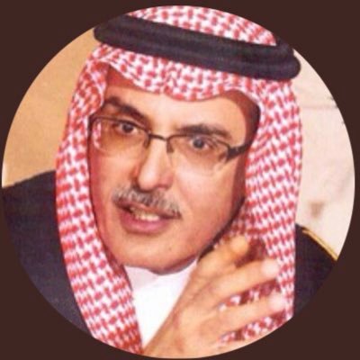 شاعر يكره الظهور الإعلامي، ويرى بأن المتعة الحقيقية عدم إظهار اسمه، في وقت يتزاحم به الجميع على الشهرة