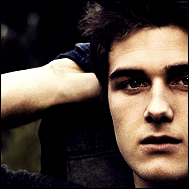 miner265's profile picture. Miner in district 12. Cousin of Katniss.