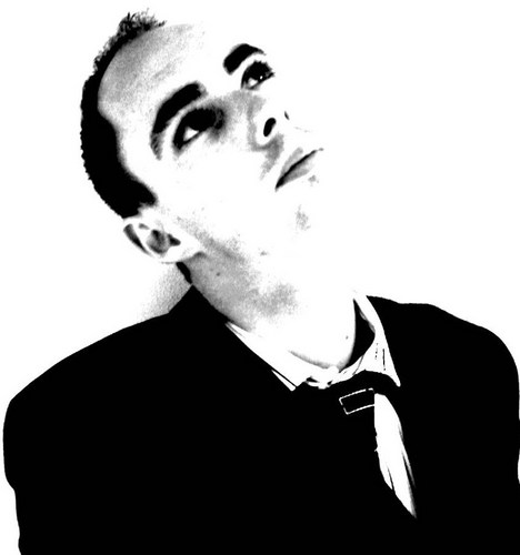 An average bloke living in an average world. London lad lived up north, now on south coast. Lives for today, not for tomoro.