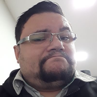 Entorpecentemente sarcástico, totalmente louco, genéticamente 
hilário, no Rpg, na vida, nas refeições, na alegria e na tristeza.