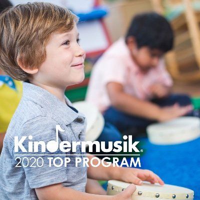 música y movimiento en inglés para familias con niños y niñas de 0 a 7 años. taller oficial del Instituto Cambridge