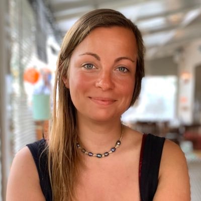 PRAG d’Anglais à @UnivPoitiers 👩🏼🏫 Doctorante en linguistique anglaise 📚 Community manager du @FoReLLIS_15076