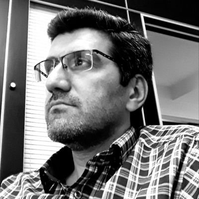 من اگر جاهل گمراهم اگر شیخ طریق**
قبله ام روی حسین است همینم دین است