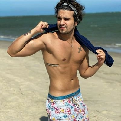 llz_sun's profile picture. A vida tem escolhas, e o mais certo é não ter medo de errar!