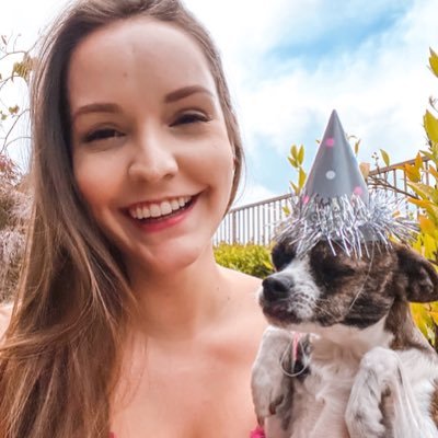 taybolanos's profile picture. ❁ 𝙻𝚒𝚏𝚎 𝚜𝚝𝚊𝚛𝚝𝚜 𝚘𝚞𝚝𝚜𝚒𝚍𝚎 𝚖𝚢 𝚌𝚘𝚖𝚏𝚘𝚛𝚝 𝚣𝚘𝚗𝚎 ❁