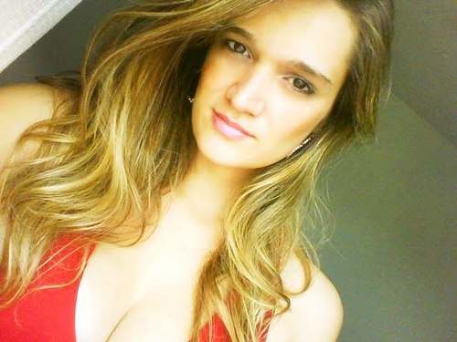 Nathalia voce é muito especial,linda e mts outras coisas.Obrigada por tudo ta! Te amamos demais s2 dona:@thaynanatali .