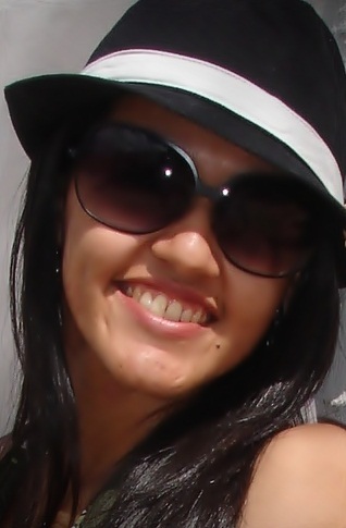 Sou Téc. de Segurança do Trabalho, amiga, filha, mulher, sorridente e feliz pelo simples fato de está viva.