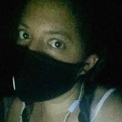 sencilla, alegre, con muchos deseos de vivir y salir adelante.