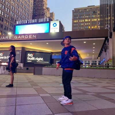 Knicks fan sneakerhead YouTube channel:Luke knicks for life contributor @bigknickenergy_