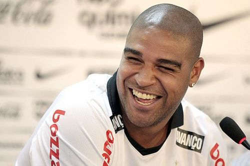 Não sou o Adriano so sou um Fan dele por isso fiz este FC dele criado 26/03/2011.@FC_Ralf outro FC seguee ? dono @Guuilherme e @Ramos_Matheus