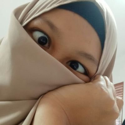 indahariutami1's profile picture. love calculating doesn't mean calculation 😁